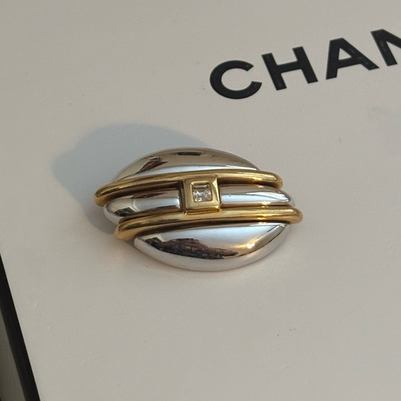 Jewelry - Vintage 1980 Courreges Paris Brooch